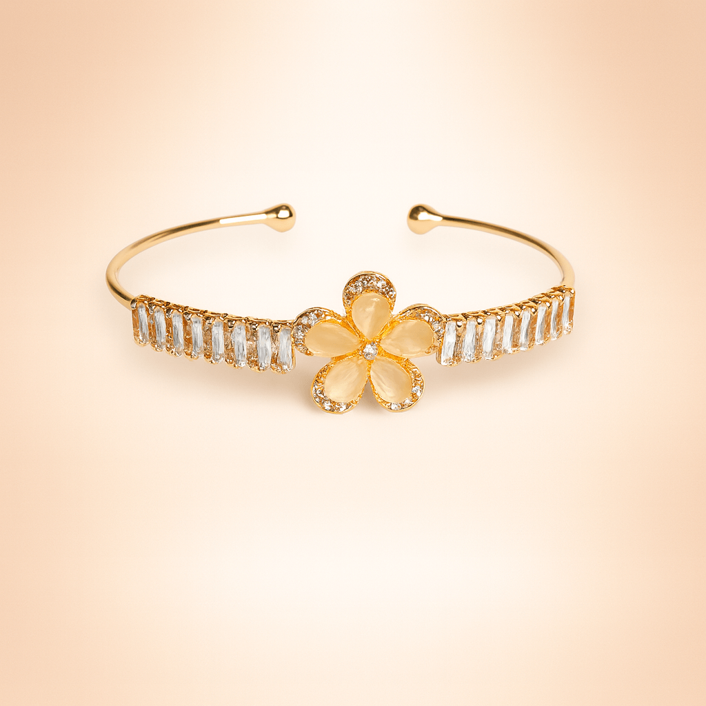Premium Women's Gold Flower Design Bracelet – Perfect Blend of Style & Elegance